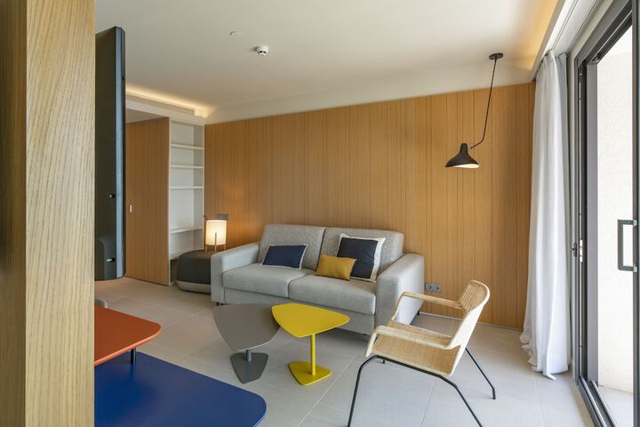 Room 12 of 38