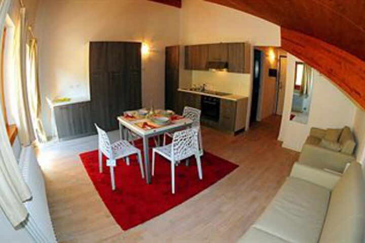 Room 14 of 27