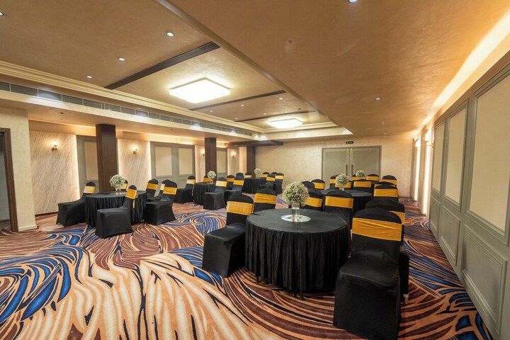 Ballroom/Hall 43 of 51
