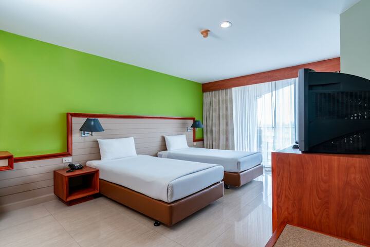 Room 34 of 131