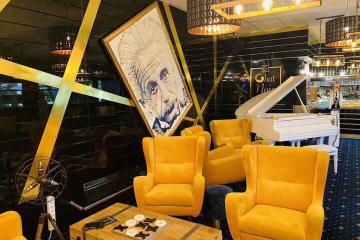 Lounge 66 of 84