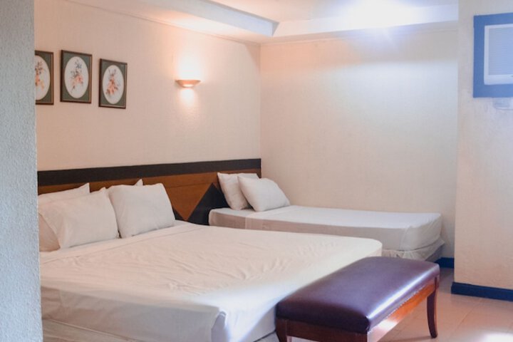 Room 3 of 42