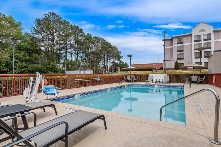 Hotel Pool