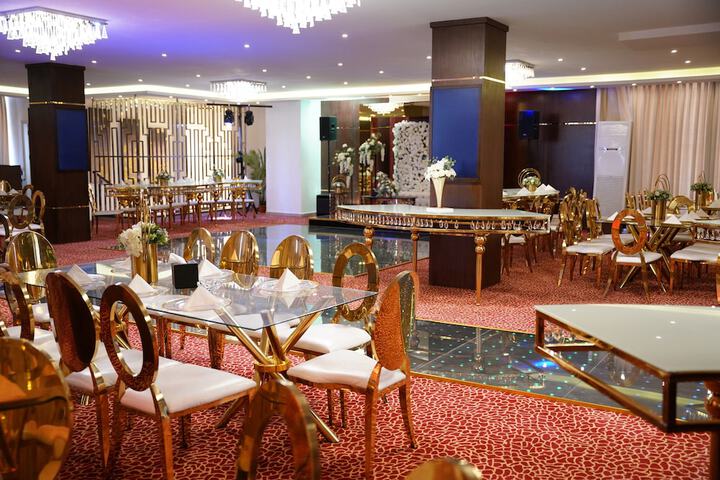 Dining 94 of 127