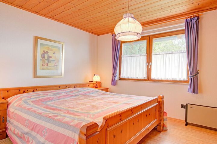 Room 4 of 27