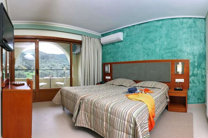 Room 3 of 34