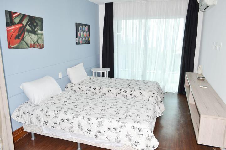 Room 34 of 146