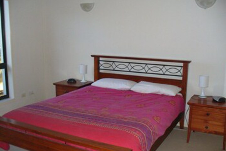 Room 7 of 9