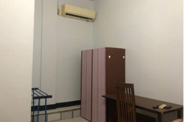 Room 44 of 46