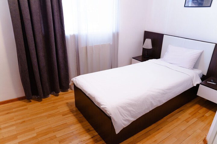 Room 16 of 20