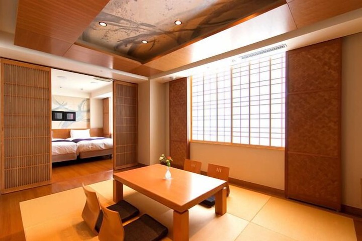 Room 12 of 65