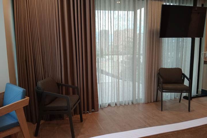 Room 32 of 123