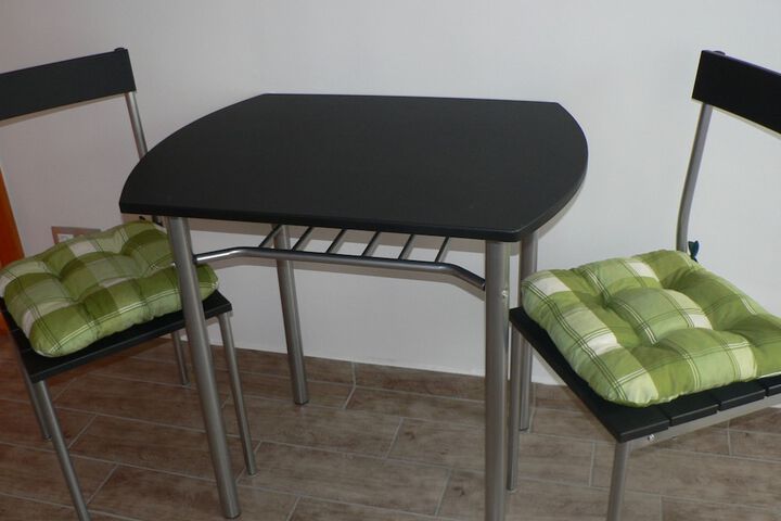 Room 9 of 25