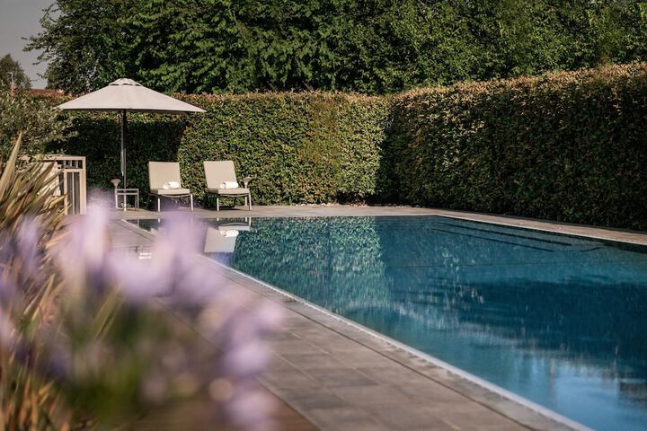 Pool 61 of 91