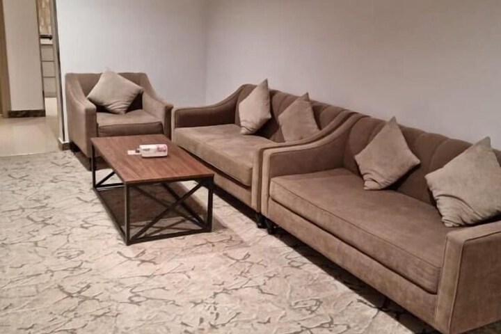 Room 14 of 18