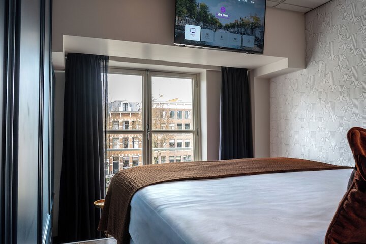 Room 58 of 105