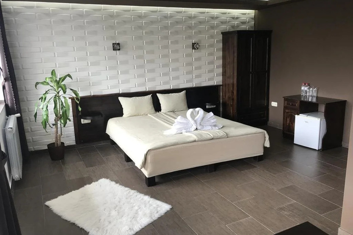 Room 2 of 20