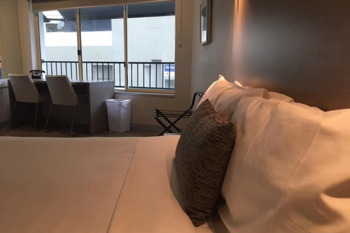 Room 12 of 38