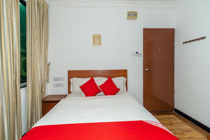 Room 8 of 22