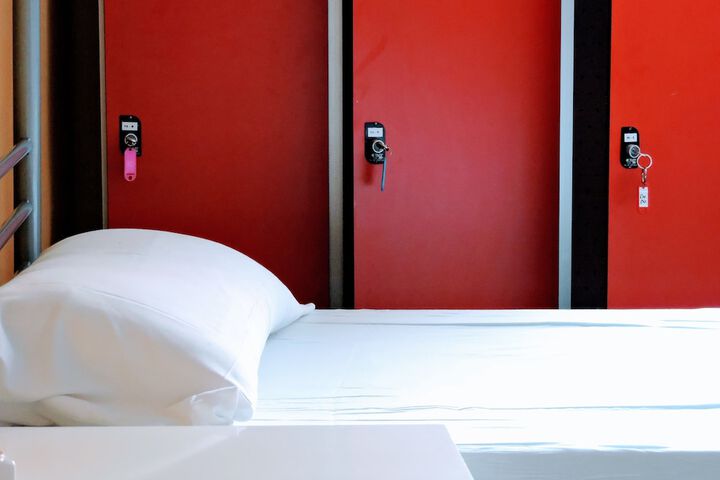 Room 25 of 61