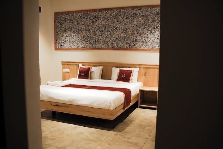 Room 12 of 36
