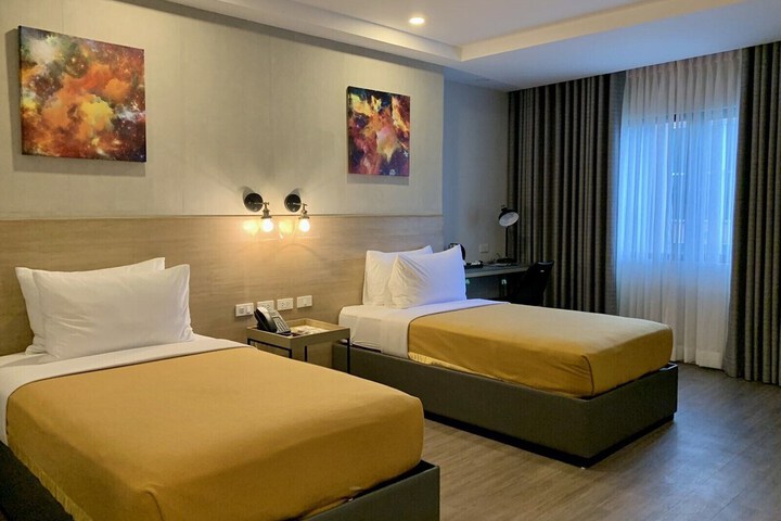 Room 16 of 31