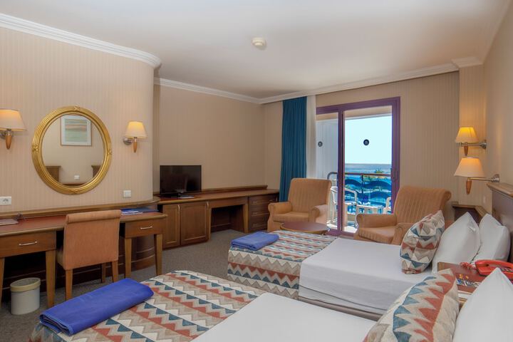 Room 17 of 114