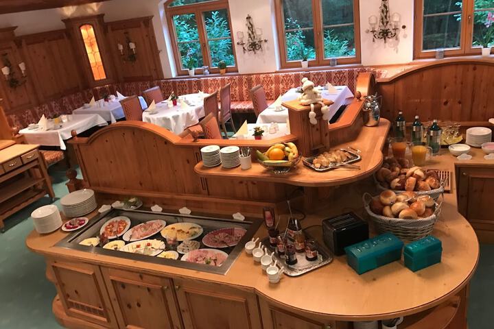Breakfast/Coffee Service 24 of 47