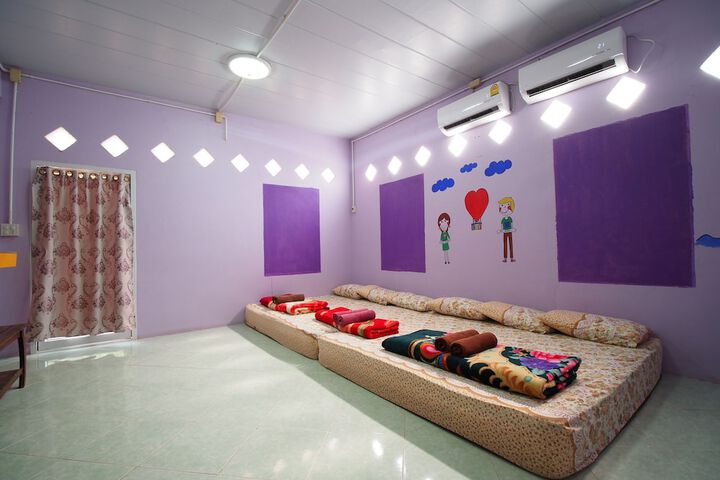 Room 8 of 48