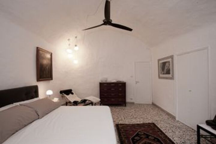 Room 11 of 35