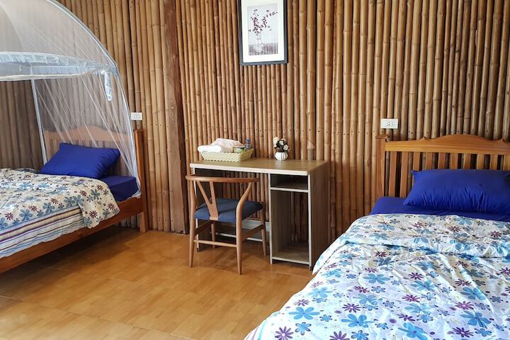 Room 14 of 90