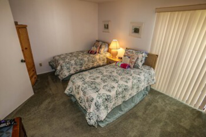 Room 64 of 77
