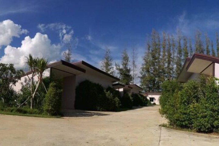 Hotel Exterior 26 of 34