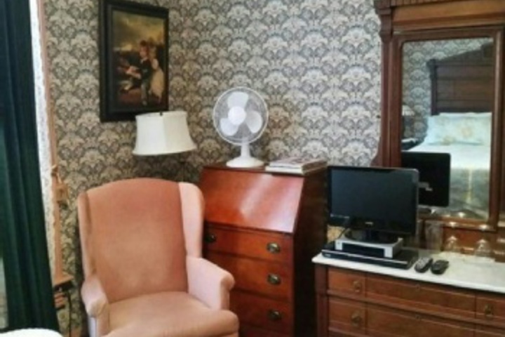 Room 46 of 192