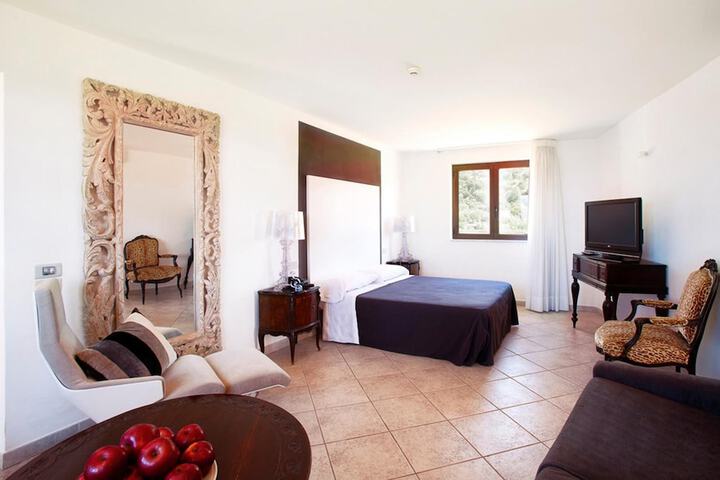 Room 10 of 46