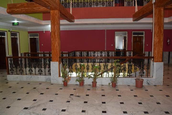 Ballroom/Hall 23 of 32