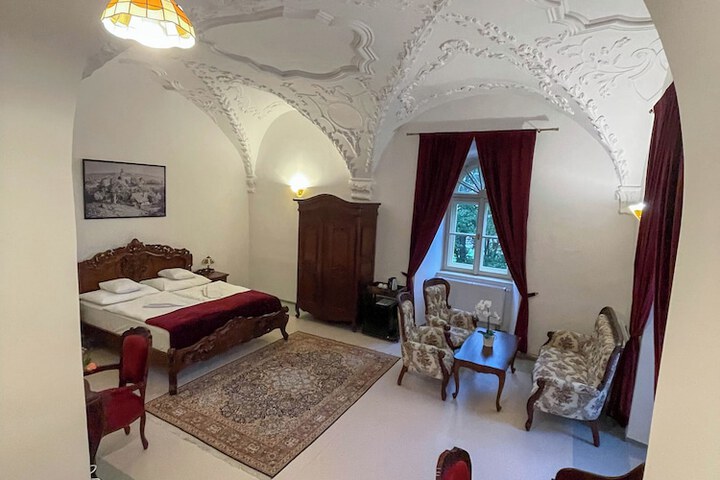 Room 18 of 29