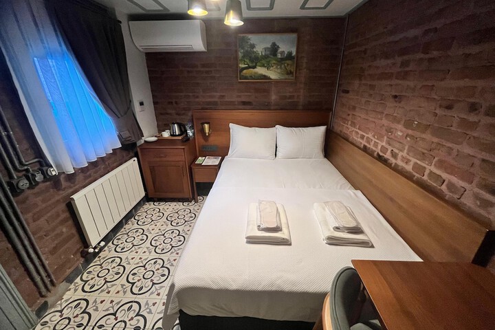 Room 19 of 36