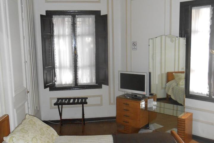 Room 16 of 44
