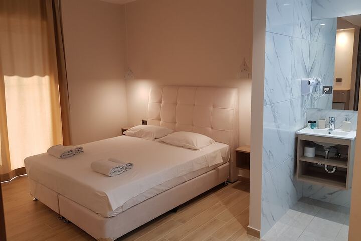 Room 14 of 43