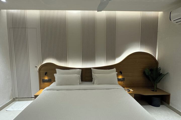 Room 7 of 49