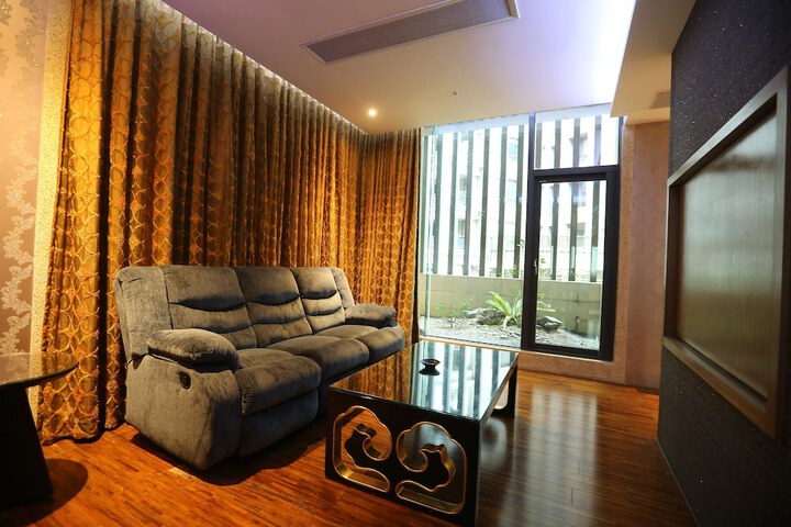 Room 7 of 78