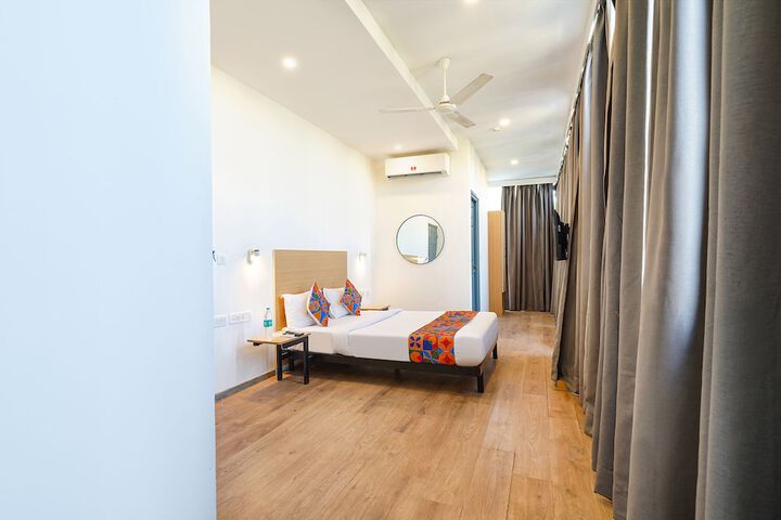 Room 12 of 34