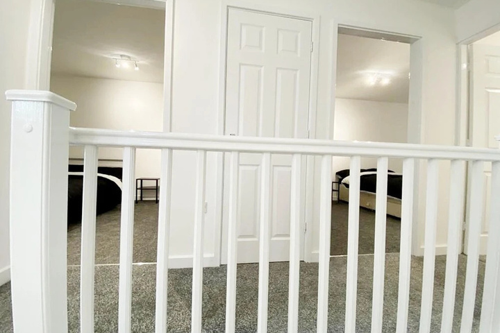 Room 10 of 18