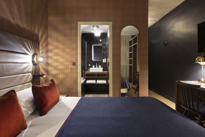 Room 19 of 59