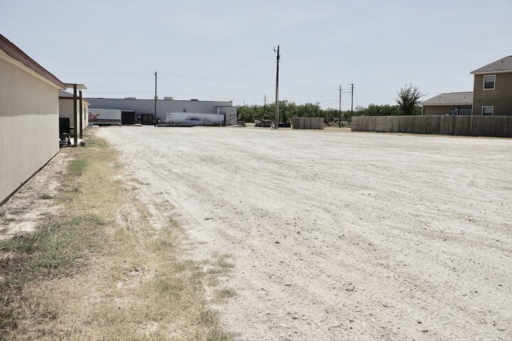 Property Grounds 25 of 34