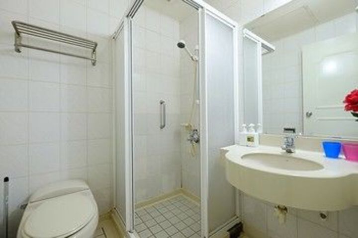 Room 3 of 24