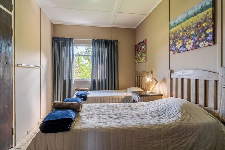 Room 52 of 197