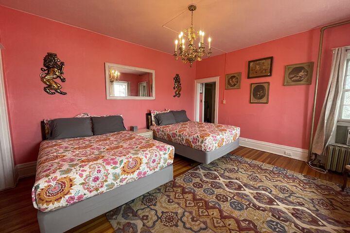 Room 14 of 90