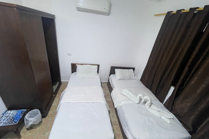 Room 17 of 41